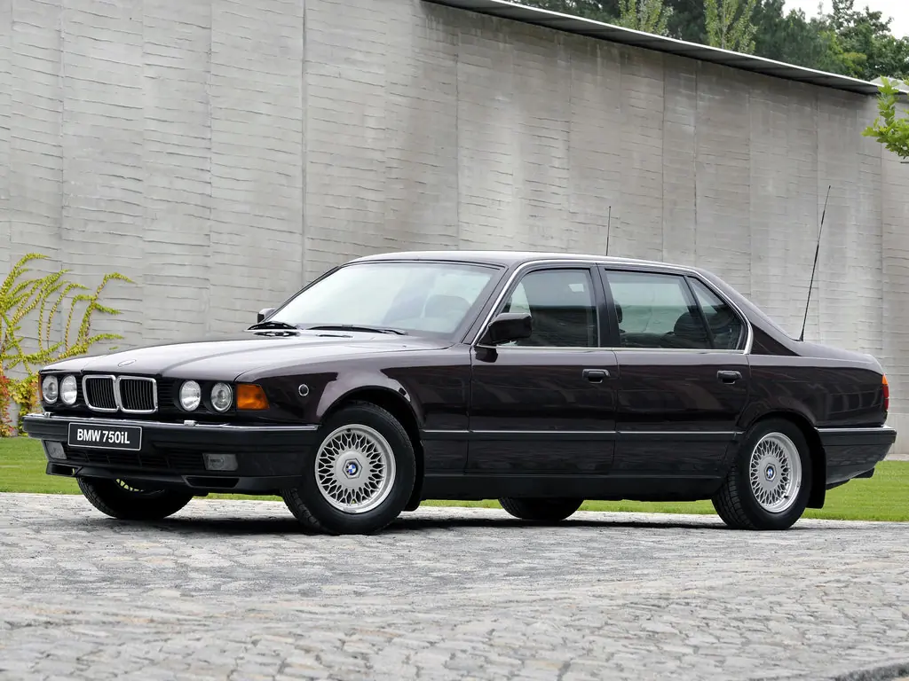 BMW 7-Series (E32, E32/2) 2 поколение, седан (09.1986 - 05.1994)